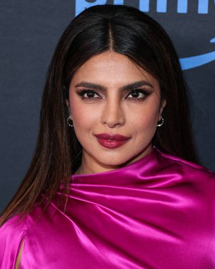 Hint aktris ve yapımcı Priyanka Chopra Jonas, 25 Nisan 2023 'te Culver City, Los Angeles, Kaliforniya, ABD' de gerçekleştirilen Amazon Prime Video 'nun' Kale 'birinci sezonuna Los Angeles Kırmızı Halı ve Hayran Gösterimi' ne geldi..