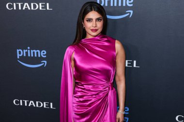 Hint aktris ve yapımcı Priyanka Chopra Jonas, 25 Nisan 2023 'te Culver City, Los Angeles, Kaliforniya, ABD' de gerçekleştirilen Amazon Prime Video 'nun' Kale 'birinci sezonuna Los Angeles Kırmızı Halı ve Hayran Gösterimi' ne geldi..