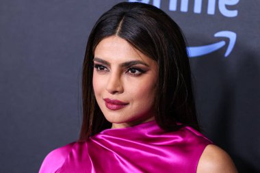 Hint aktris ve yapımcı Priyanka Chopra Jonas, 25 Nisan 2023 'te Culver City, Los Angeles, Kaliforniya, ABD' de gerçekleştirilen Amazon Prime Video 'nun' Kale 'birinci sezonuna Los Angeles Kırmızı Halı ve Hayran Gösterimi' ne geldi..