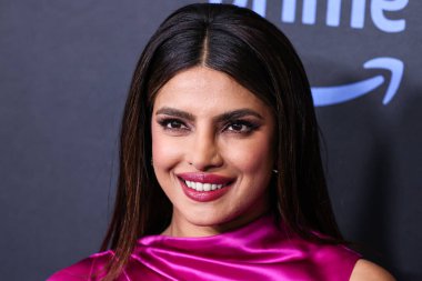 Hint aktris ve yapımcı Priyanka Chopra Jonas, 25 Nisan 2023 'te Culver City, Los Angeles, Kaliforniya, ABD' de gerçekleştirilen Amazon Prime Video 'nun' Kale 'birinci sezonuna Los Angeles Kırmızı Halı ve Hayran Gösterimi' ne geldi..