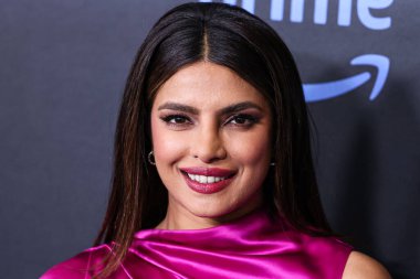 Hint aktris ve yapımcı Priyanka Chopra Jonas, 25 Nisan 2023 'te Culver City, Los Angeles, Kaliforniya, ABD' de gerçekleştirilen Amazon Prime Video 'nun' Kale 'birinci sezonuna Los Angeles Kırmızı Halı ve Hayran Gösterimi' ne geldi..