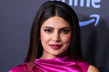 Hint aktris ve yapımcı Priyanka Chopra Jonas, 25 Nisan 2023 'te Culver City, Los Angeles, Kaliforniya, ABD' de gerçekleştirilen Amazon Prime Video 'nun' Kale 'birinci sezonuna Los Angeles Kırmızı Halı ve Hayran Gösterimi' ne geldi..