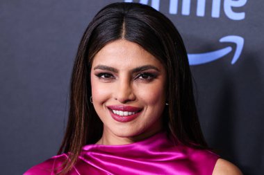 Hint aktris ve yapımcı Priyanka Chopra Jonas, 25 Nisan 2023 'te Culver City, Los Angeles, Kaliforniya, ABD' de gerçekleştirilen Amazon Prime Video 'nun' Kale 'birinci sezonuna Los Angeles Kırmızı Halı ve Hayran Gösterimi' ne geldi..