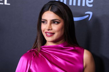 Hint aktris ve yapımcı Priyanka Chopra Jonas, 25 Nisan 2023 'te Culver City, Los Angeles, Kaliforniya, ABD' de gerçekleştirilen Amazon Prime Video 'nun' Kale 'birinci sezonuna Los Angeles Kırmızı Halı ve Hayran Gösterimi' ne geldi..