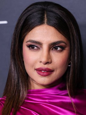 Hint aktris ve yapımcı Priyanka Chopra Jonas, 25 Nisan 2023 'te Culver City, Los Angeles, Kaliforniya, ABD' de gerçekleştirilen Amazon Prime Video 'nun' Kale 'birinci sezonuna Los Angeles Kırmızı Halı ve Hayran Gösterimi' ne geldi..