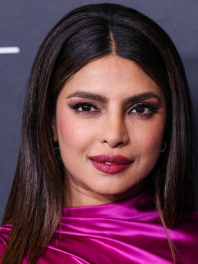Hint aktris ve yapımcı Priyanka Chopra Jonas, 25 Nisan 2023 'te Culver City, Los Angeles, Kaliforniya, ABD' de gerçekleştirilen Amazon Prime Video 'nun' Kale 'birinci sezonuna Los Angeles Kırmızı Halı ve Hayran Gösterimi' ne geldi..