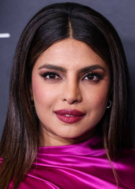 Hint aktris ve yapımcı Priyanka Chopra Jonas, 25 Nisan 2023 'te Culver City, Los Angeles, Kaliforniya, ABD' de gerçekleştirilen Amazon Prime Video 'nun' Kale 'birinci sezonuna Los Angeles Kırmızı Halı ve Hayran Gösterimi' ne geldi..