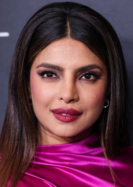 Hint aktris ve yapımcı Priyanka Chopra Jonas, 25 Nisan 2023 'te Culver City, Los Angeles, Kaliforniya, ABD' de gerçekleştirilen Amazon Prime Video 'nun' Kale 'birinci sezonuna Los Angeles Kırmızı Halı ve Hayran Gösterimi' ne geldi..