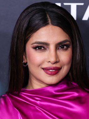 Hint aktris ve yapımcı Priyanka Chopra Jonas, 25 Nisan 2023 'te Culver City, Los Angeles, Kaliforniya, ABD' de gerçekleştirilen Amazon Prime Video 'nun' Kale 'birinci sezonuna Los Angeles Kırmızı Halı ve Hayran Gösterimi' ne geldi..