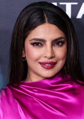 Hint aktris ve yapımcı Priyanka Chopra Jonas, 25 Nisan 2023 'te Culver City, Los Angeles, Kaliforniya, ABD' de gerçekleştirilen Amazon Prime Video 'nun' Kale 'birinci sezonuna Los Angeles Kırmızı Halı ve Hayran Gösterimi' ne geldi..