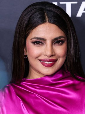 Hint aktris ve yapımcı Priyanka Chopra Jonas, 25 Nisan 2023 'te Culver City, Los Angeles, Kaliforniya, ABD' de gerçekleştirilen Amazon Prime Video 'nun' Kale 'birinci sezonuna Los Angeles Kırmızı Halı ve Hayran Gösterimi' ne geldi..
