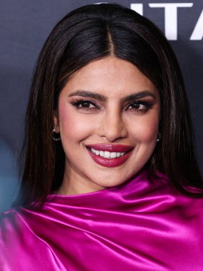 Hint aktris ve yapımcı Priyanka Chopra Jonas, 25 Nisan 2023 'te Culver City, Los Angeles, Kaliforniya, ABD' de gerçekleştirilen Amazon Prime Video 'nun' Kale 'birinci sezonuna Los Angeles Kırmızı Halı ve Hayran Gösterimi' ne geldi..