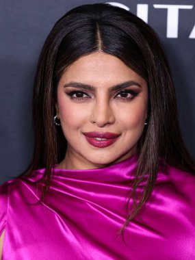 Hint aktris ve yapımcı Priyanka Chopra Jonas, 25 Nisan 2023 'te Culver City, Los Angeles, Kaliforniya, ABD' de gerçekleştirilen Amazon Prime Video 'nun' Kale 'birinci sezonuna Los Angeles Kırmızı Halı ve Hayran Gösterimi' ne geldi..