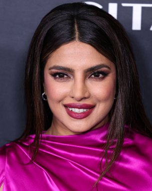 Hint aktris ve yapımcı Priyanka Chopra Jonas, 25 Nisan 2023 'te Culver City, Los Angeles, Kaliforniya, ABD' de gerçekleştirilen Amazon Prime Video 'nun' Kale 'birinci sezonuna Los Angeles Kırmızı Halı ve Hayran Gösterimi' ne geldi..