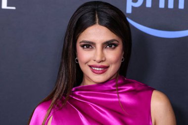 Hint aktris ve yapımcı Priyanka Chopra Jonas, 25 Nisan 2023 'te Culver City, Los Angeles, Kaliforniya, ABD' de gerçekleştirilen Amazon Prime Video 'nun' Kale 'birinci sezonuna Los Angeles Kırmızı Halı ve Hayran Gösterimi' ne geldi..