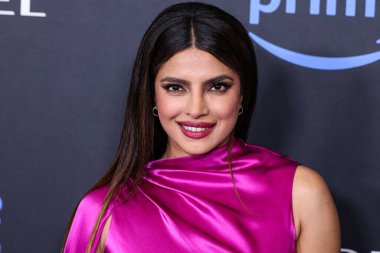 Hint aktris ve yapımcı Priyanka Chopra Jonas, 25 Nisan 2023 'te Culver City, Los Angeles, Kaliforniya, ABD' de gerçekleştirilen Amazon Prime Video 'nun' Kale 'birinci sezonuna Los Angeles Kırmızı Halı ve Hayran Gösterimi' ne geldi..