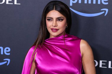 Hint aktris ve yapımcı Priyanka Chopra Jonas, 25 Nisan 2023 'te Culver City, Los Angeles, Kaliforniya, ABD' de gerçekleştirilen Amazon Prime Video 'nun' Kale 'birinci sezonuna Los Angeles Kırmızı Halı ve Hayran Gösterimi' ne geldi..