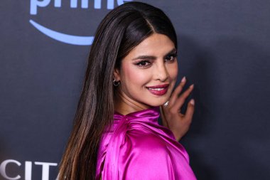 Hint aktris ve yapımcı Priyanka Chopra Jonas, 25 Nisan 2023 'te Culver City, Los Angeles, Kaliforniya, ABD' de gerçekleştirilen Amazon Prime Video 'nun' Kale 'birinci sezonuna Los Angeles Kırmızı Halı ve Hayran Gösterimi' ne geldi..