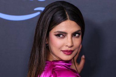 Hint aktris ve yapımcı Priyanka Chopra Jonas, 25 Nisan 2023 'te Culver City, Los Angeles, Kaliforniya, ABD' de gerçekleştirilen Amazon Prime Video 'nun' Kale 'birinci sezonuna Los Angeles Kırmızı Halı ve Hayran Gösterimi' ne geldi..