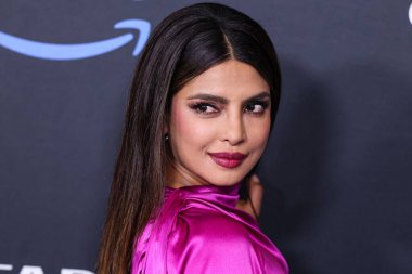 Hint aktris ve yapımcı Priyanka Chopra Jonas, 25 Nisan 2023 'te Culver City, Los Angeles, Kaliforniya, ABD' de gerçekleştirilen Amazon Prime Video 'nun' Kale 'birinci sezonuna Los Angeles Kırmızı Halı ve Hayran Gösterimi' ne geldi..