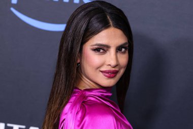 Hint aktris ve yapımcı Priyanka Chopra Jonas, 25 Nisan 2023 'te Culver City, Los Angeles, Kaliforniya, ABD' de gerçekleştirilen Amazon Prime Video 'nun' Kale 'birinci sezonuna Los Angeles Kırmızı Halı ve Hayran Gösterimi' ne geldi..