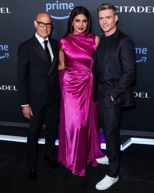 Stanley Tucci, Priyanka Chopra Jonas ve Richard Madden, 25 Nisan 2023 'te Culver City, Los Angeles, Kaliforniya, ABD' de düzenlenen Amazon Prime Video 'nun' Kale '1. sezonunun Los Angeles Kırmızı Halı ve Hayran Gösterimi' ne geldiler..