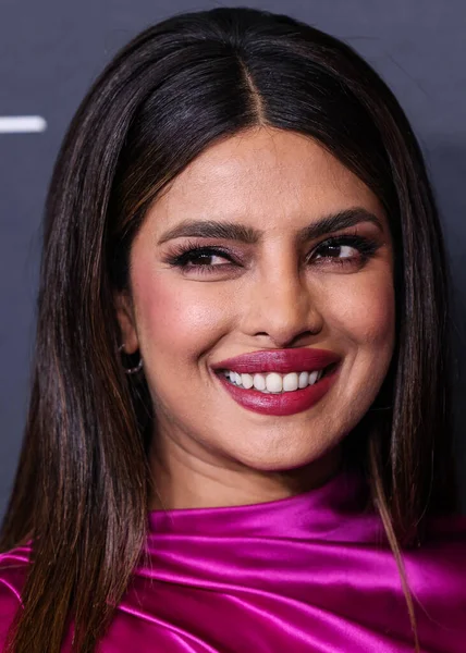 Hint aktris ve yapımcı Priyanka Chopra Jonas, 25 Nisan 2023 'te Culver City, Los Angeles, Kaliforniya, ABD' de gerçekleştirilen Amazon Prime Video 'nun' Kale 'birinci sezonuna Los Angeles Kırmızı Halı ve Hayran Gösterimi' ne geldi..