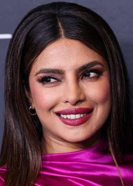 Hint aktris ve yapımcı Priyanka Chopra Jonas, 25 Nisan 2023 'te Culver City, Los Angeles, Kaliforniya, ABD' de gerçekleştirilen Amazon Prime Video 'nun' Kale 'birinci sezonuna Los Angeles Kırmızı Halı ve Hayran Gösterimi' ne geldi..