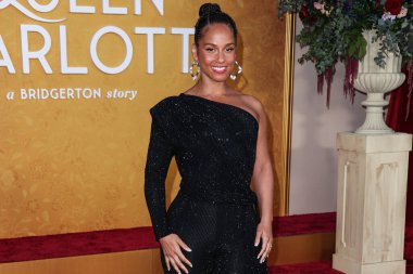 Amerikalı şarkıcı, söz yazarı ve piyanist Alicia Keys, Netflix 'in Queen Charlotte: A Bridgerton Story' nin dünya prömiyer gösterimine 26 Nisan 2023 'te Westwood, Los Angeles, Kaliforniya' daki Regency Village Theatre 'da düzenlenen 1.