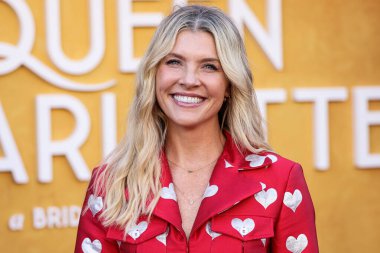 Amerikalı televizyon kişiliği, aktris ve fitness eğitmeni Amanda Kloots, Netflix 'in Queen Charlotte: A Bridgerton Story' nin birinci sezonunu 26 Nisan 2023 'te Westwood, LA, CA' da Regency Village Theatre 'da gerçekleştiren Dünya Premiere Screening Event of Netflix' e geldi. 