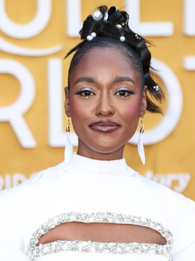 Amerikalı aktris Arsema Thomas, Netflix 'in Queen Charlotte: A Bridgerton Story' nin birinci sezonunu 26 Nisan 2023 'te Westwood, Los Angeles, Kaliforniya, ABD' deki Regency Village Theatre 'da düzenlenen Dünya Premiere Screening Event of Netflix' in birinci sezonuna geliyor.. 