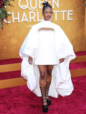 Amerikalı aktris Arsema Thomas, Netflix 'in Queen Charlotte: A Bridgerton Story' nin birinci sezonunu 26 Nisan 2023 'te Westwood, Los Angeles, Kaliforniya, ABD' deki Regency Village Theatre 'da düzenlenen Dünya Premiere Screening Event of Netflix' in birinci sezonuna geliyor.. 