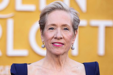 Amerikalı televizyon ve film yapımcısı Betsy Beers, Netflix 'in Queen Charlotte: A Bridgerton Story' nin birinci sezonuna 26 Nisan 2023 'te Westwood, Los Angeles, Kaliforniya' daki Regency Village Theatre 'a geldi.