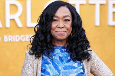Amerikalı televizyon senaristi, yapımcısı ve yazarı Shonda Rhimes, Netflix 'in Queen Charlotte: A Bridgerton Story' nin dünya prömiyer gösterimine 26 Nisan 2023 'te Westwood, LA, CA