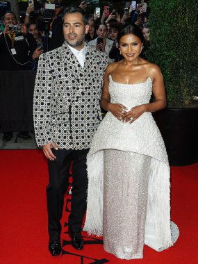 Jonathan Simkhai ve Mindy Kaling, 1 Mayıs 2023 'te Manhattan, New York, ABD' de bulunan The Mark Hotel 'de 