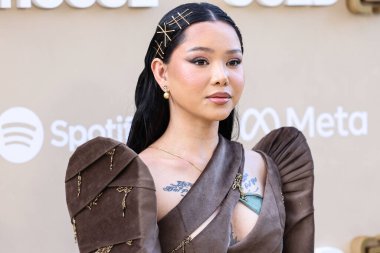 Filipin asıllı Amerikalı medya mensubu Bella Poarch, 6 Mayıs 2023 'te Los Angeles, Kaliforniya, ABD' deki The Music Center 'da düzenlenen Gold House' un 2..