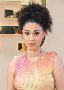 Amerikalı aktris Lee Rodriguez, 6 Mayıs 2023 'te ABD' nin Kaliforniya eyaletinin Los Angeles kentindeki The Music Center 'da düzenlenen Gold House' un 2..