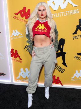 Ashlee Keating, 9 Mayıs 2023 'te Hollywood Sunset Room Hollywood' da düzenlenen PrettyLittleThing X Kappa Fırlatma Partisi 'ne geldi.. 