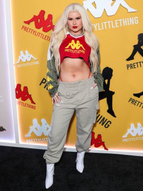 Ashlee Keating, 9 Mayıs 2023 'te Hollywood Sunset Room Hollywood' da düzenlenen PrettyLittleThing X Kappa Fırlatma Partisi 'ne geldi.. 