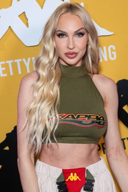 Amerikalı emlak komisyoncusu Christine Quinn, 9 Mayıs 2023 'te Hollywood Sunset Room Hollywood' da düzenlenen PrettyLittleThing X Kappa Fırlatma Partisi 'ne geldi.. 