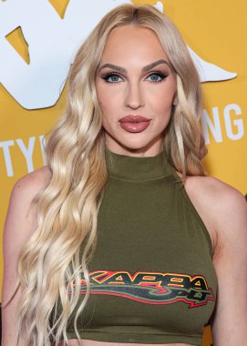 Amerikalı emlak komisyoncusu Christine Quinn, 9 Mayıs 2023 'te Hollywood Sunset Room Hollywood' da düzenlenen PrettyLittleThing X Kappa Fırlatma Partisi 'ne geldi.. 