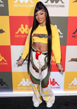 Amerikalı rapçi GloRilla (Gloria Hallelujah Woods), 9 Mayıs 2023 tarihinde Hollywood, Los Angeles, Kaliforniya, ABD 'de Sunset Room Hollywood' da düzenlenen PrettyLittleThing X Kappa Fırlatma Partisi 'ne geldi.