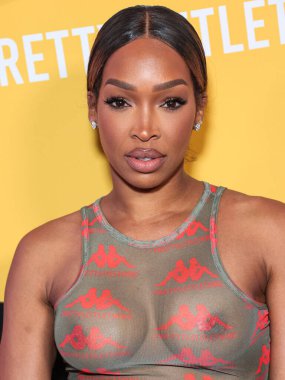 Malika Haqq, 9 Mayıs 2023 'te Hollywood Sunset Room Hollywood' da düzenlenen PrettyLittleThing X Kappa Fırlatma Partisi 'ne geldi.. 