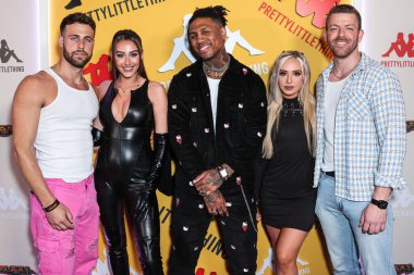 Mitchell Eason, Chloe Veitch, Dom Gabriel, Kariselle Snow ve Damian Powers, 9 Mayıs 2023 'te Hollywood Sunset Room Hollywood' da düzenlenen PrettyLittleThing X Kappa Fırlatma Partisi 'ne geldiler.. 