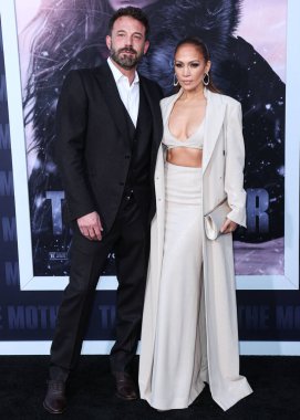 Amerikalı aktör ve film yapımcısı Ben Affleck ve eşi Amerikalı aktris, şarkıcı ve dansçı Jennifer Lopez, Netflix 'in 10 Mayıs 2023' te Westwood, Los Angeles, Kaliforniya, ABD 'deki Regency Village Theater' daki 