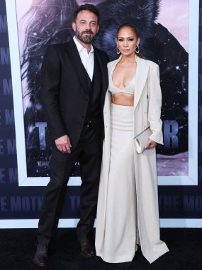 Amerikalı aktör ve film yapımcısı Ben Affleck ve eşi Amerikalı aktris, şarkıcı ve dansçı Jennifer Lopez, Netflix 'in 10 Mayıs 2023' te Westwood, Los Angeles, Kaliforniya, ABD 'deki Regency Village Theater' daki 