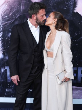 Amerikalı aktör ve film yapımcısı Ben Affleck ve eşi Amerikalı aktris, şarkıcı ve dansçı Jennifer Lopez, Netflix 'in 10 Mayıs 2023' te Westwood, Los Angeles, Kaliforniya, ABD 'deki Regency Village Theater' daki 