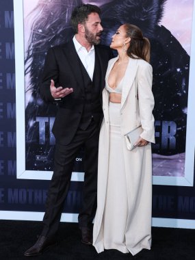 Amerikalı aktör ve film yapımcısı Ben Affleck ve eşi Amerikalı aktris, şarkıcı ve dansçı Jennifer Lopez, Netflix 'in 10 Mayıs 2023' te Westwood, Los Angeles, Kaliforniya, ABD 'deki Regency Village Theater' daki 