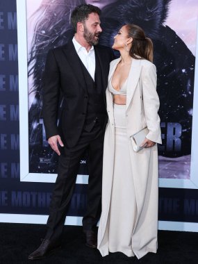 Amerikalı aktör ve film yapımcısı Ben Affleck ve eşi Amerikalı aktris, şarkıcı ve dansçı Jennifer Lopez, Netflix 'in 10 Mayıs 2023' te Westwood, Los Angeles, Kaliforniya, ABD 'deki Regency Village Theater' daki 