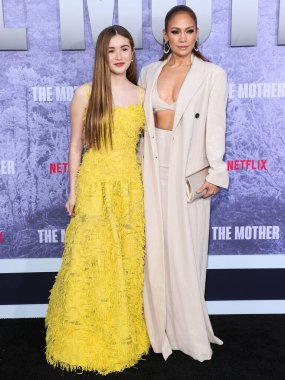 Lucy Paez ve Jennifer Lopez (J.Lo), Netflix 'in 